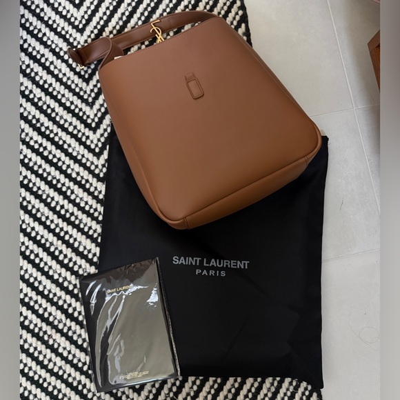 Designer inspired hobo bag - Picture 8 of 10